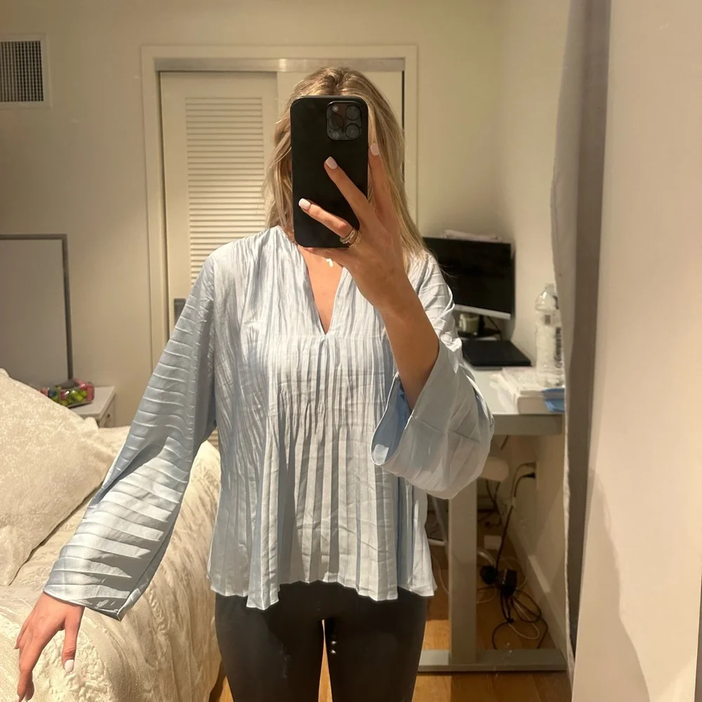 - Vince Long Sleeve Pleated V-Neck Blouse - Picture 2 of 7